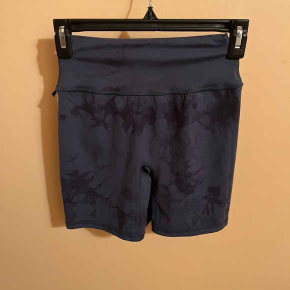 Alphalete Reversible Dark Blue Tie Dye Spandex Shorts - Picture 5 of 6